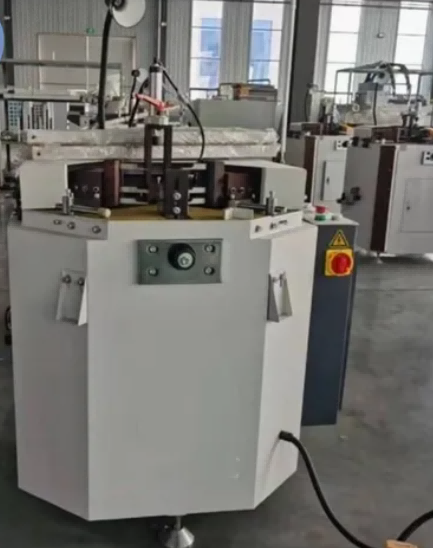 100 mm tera käik × 3500 mm raami maht, raskeveokite ühepealine alumiiniumakna ukse nurga pressimismasin