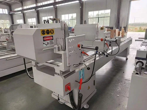 400 mm kahepealine täppislõikamine PVC aknaprofiili töötlemise seadmed