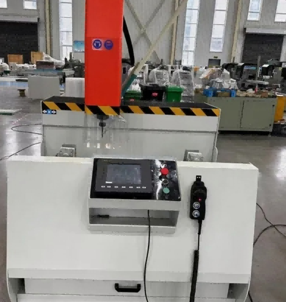800 mm 3-teljeline suure jäikusega CNC-töötluskeskus | Loodud tööstuslikuks alumiiniumi ekstrusiooniks