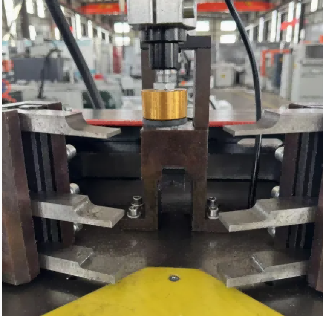 Kõrge tugevusega 140 mm alumiiniumist nurgakombineerimismasin